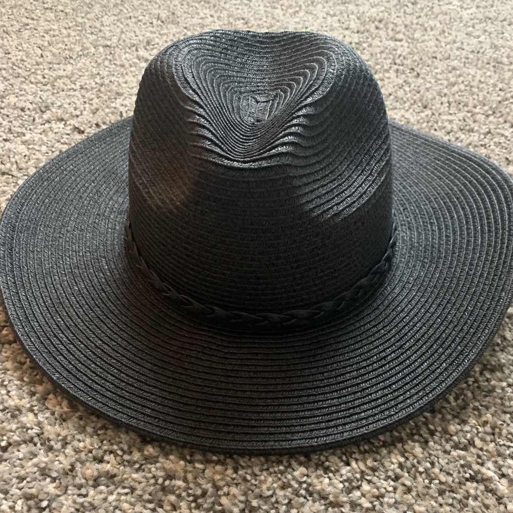 Black hat - Picture 2 of 2